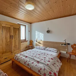 https://casa-cadore-lozzo-cadore.hotelinveneto.com